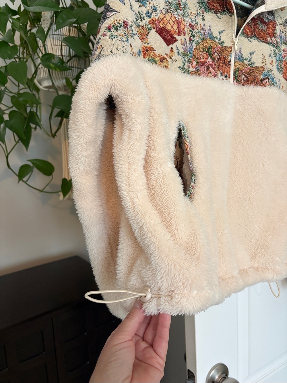 CIDER fleece collar floral cat sweatshirt 🐈 🐈‍⬛ 🐈 🐈‍⬛ 🐈 🐈‍⬛ 🐈 🐈‍⬛ - Picture 4 of 10